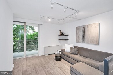 Carriage House unit 519, Washington, DC 20037 - photo 3