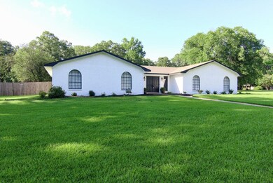 502 Clear Creek Dr, Texarkana, TX 75503 - photo 2