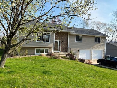 5008 Broadlawn Dr SE, Cedar Rapids, IA 52403 - photo 2