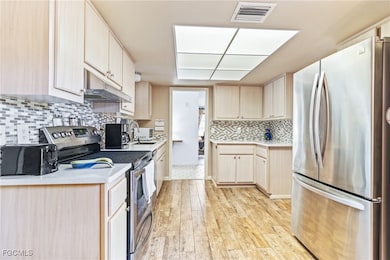 5549 Boynton Ln, Fort Myers, FL 33919 - photo 7