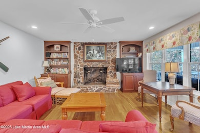 SONY ILCE-7M4 7040x4688_000876