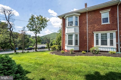 11 E Front St, Jim Thorpe, PA 18229 - photo 3