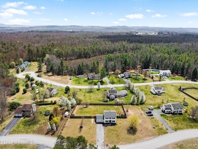 24 Oxford Dr, Saratoga Springs, NY 12866 - photo 2