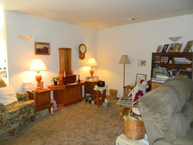 331 SE M St, Grants Pass, OR 97526 - photo 5