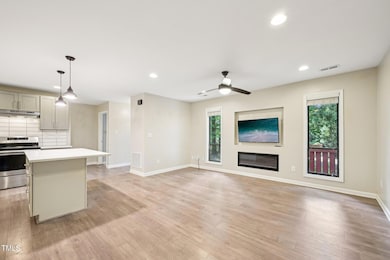 6-web-or-mls-Twin Oaks Pl-2105-006