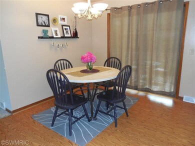 1460 Benjamin Ave NE, Grand Rapids, MI 49505 - photo 3