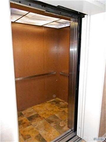 Elevator in the lobby