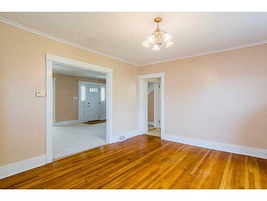 Dining Room. Hardwood flo.oring