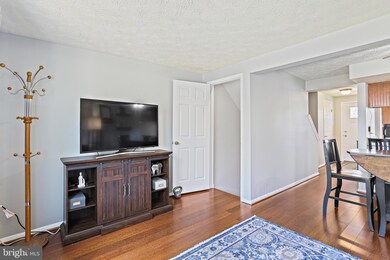 10641 Delfield Ct, Laurel, MD 20723 - photo 6