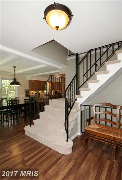 9522 Hunt Square Ct, Springfield, VA 22153 - photo 2