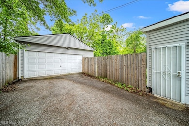 3328 Altamont Ave, Cleveland, OH 44118 - photo 4