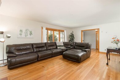 12 Maplewood Ln, Essex Junction, VT 05452 - photo 3