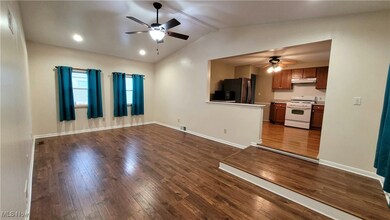 491 W Wilson St, Struthers, OH 44471 - photo 7