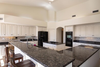 9025E Carol Kitchen