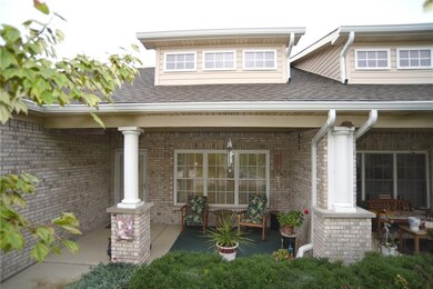 1055 Hilltop Commons Blvd, Whiteland, IN 46184 - photo 2