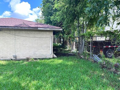 13811 Alderson St, Houston, TX 77015 - photo 3