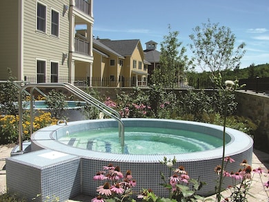 505/507 Qtr I Adams House, Ludlow, VT 05149 - photo 2