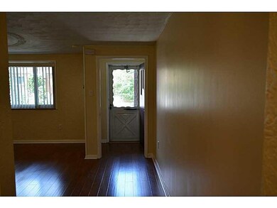 Entry/Foyer.