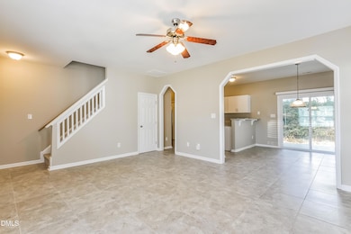 003-photo-living-room-6678395