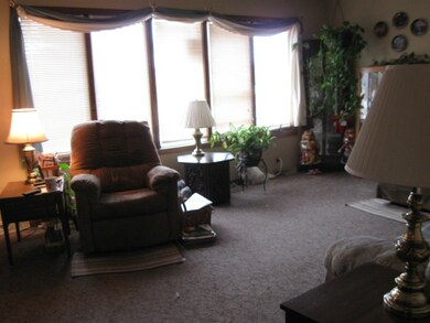 717WAshLivingRoomView2