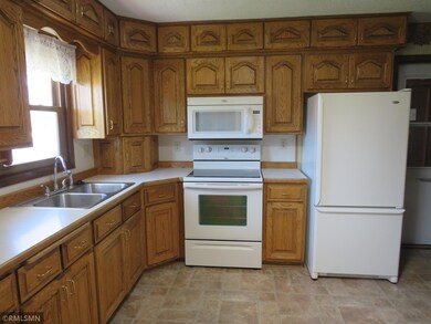 1925 15th St E, Glencoe, MN 55336 - photo 6