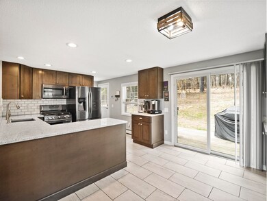 9 Valley Rd, Hampstead, NH 03841 - photo 2