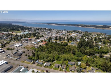 283 N Main St, Coos Bay, OR 97420 - photo 4