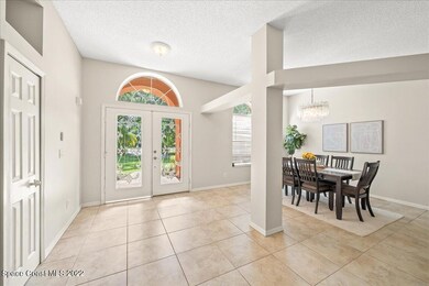 Entry/Dining
