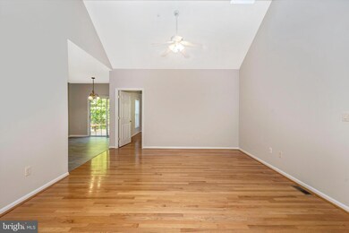 10629 Hickory Crest Ln, Columbia, MD 21044 - photo 6