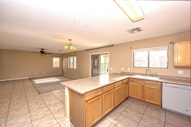 008_Bright and Open Floorplan