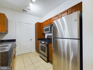 12957 Centre Park Cir unit 202, Herndon, VA 20171 - photo 5