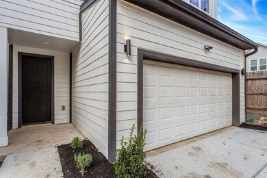 1273 Oakmont Bend Dr, Houston, TX 77091 - photo 2