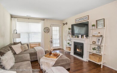 _RMJ7907 family room