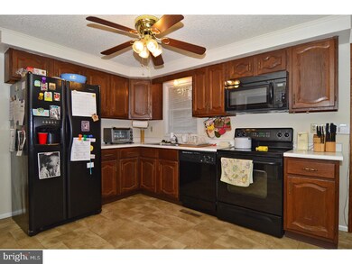 312 Lake Front Dr, Orwigsburg, PA 17961 - photo 5