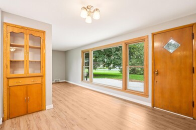 28-web-or-mls-W262S3159 View Dr-S2506-02