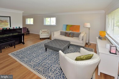 3814 Whispering Ln, Falls Church, VA 22041 - photo 3