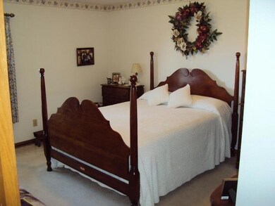 1320 Swan Dr, Franklin, IN 46131 - photo 2