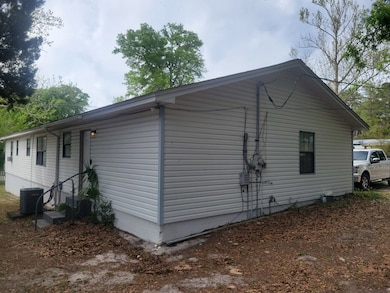 711 NW Avenue C, Carrabelle, FL 32322 - photo 2