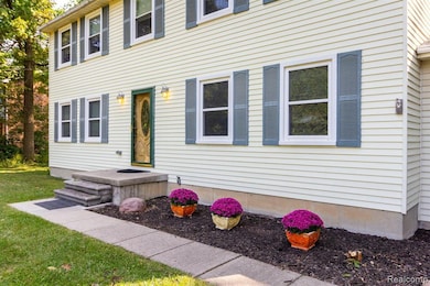 22133 Meridian Rd, Grosse Ile, MI 48138 - photo 3