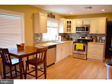 66 Blue Ridge Dr, Levittown, PA 19057 - photo 4