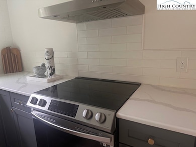 410 Cook St, Jefferson, NC 28640 - photo 6