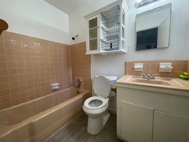 7115 Kingsway Dr, Houston, TX 77087 - photo 7