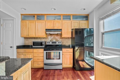 2394 Cloudcroft Square, Reston, VA 20191 - photo 4