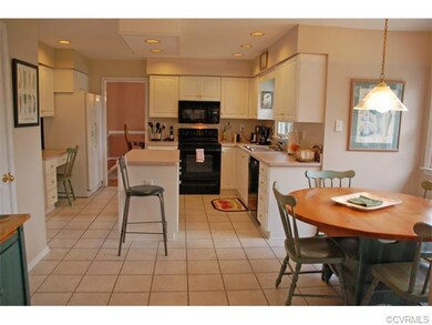 12117 Manor Park Dr, Glen Allen, VA 23059 - photo 6