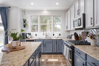 2481 E. Honeysuckle Pl.-6