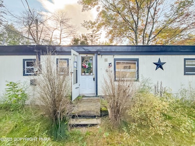 473 Cortez Rd, Jefferson Township, PA 18436 - photo 2