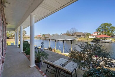 More entertaining area overlooking the waterway to