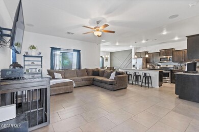 13821 Villa Vista Ave, Horizon City, TX 79928 - photo 6