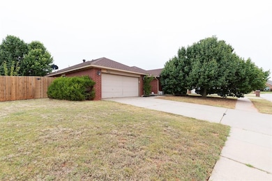 1220 Eastview Cir, Yukon, OK 73099 - photo 5
