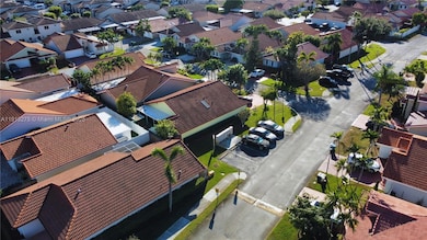 19065 NW 85th Ct, Hialeah, FL 33015 - photo 4